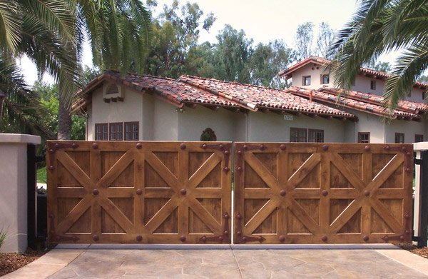 gate01 - 3 Factors to Choose the Best Custom Gates Firms